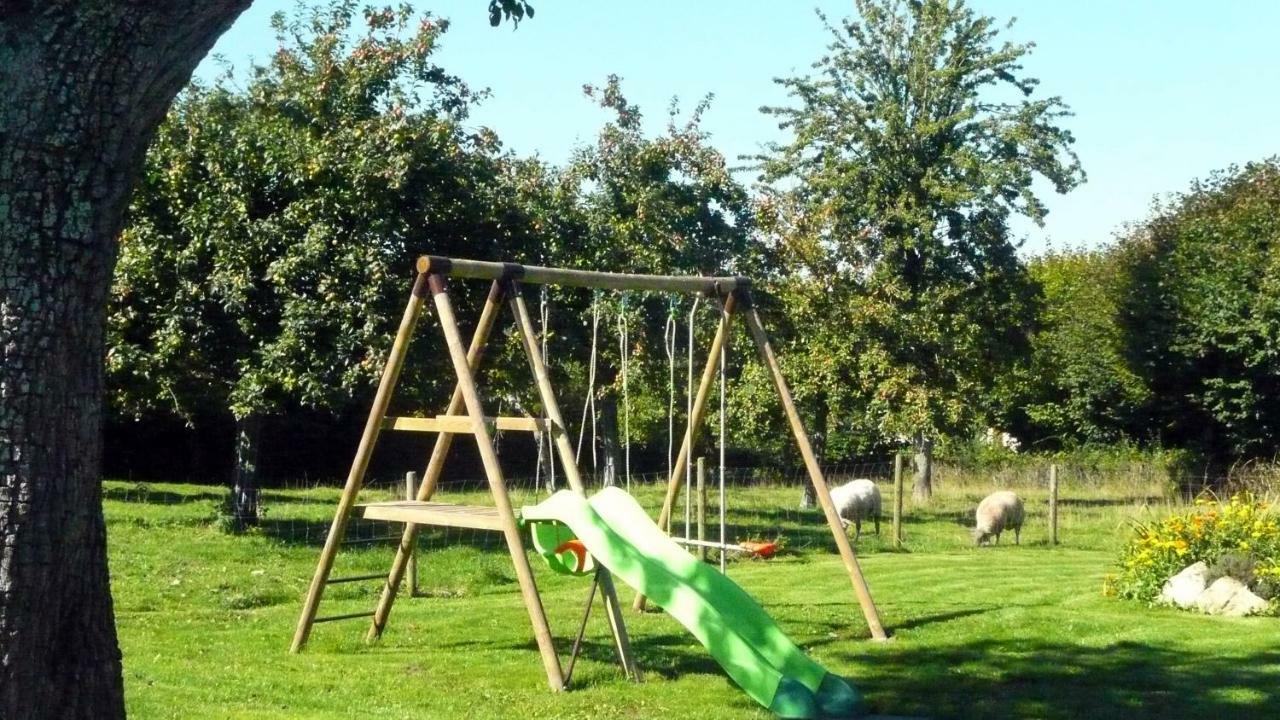 Gite De La Cour Vautier Mandeville-en-Bessin Eksteriør billede